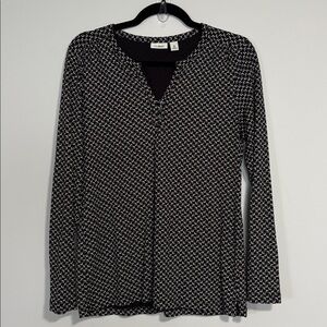 LL Bean Long Sleeve Top V-Neck Black and White Size Medium